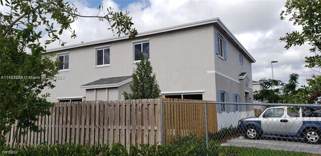 Foto del edificio - 4 br, 3 bath House - 1205 NW 3rd Ln