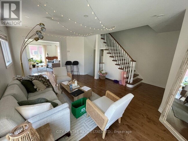 Building Photo - 7168 Sandhurst Dr