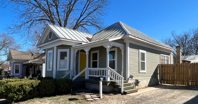 Photo - 222 E Theo Ave (San Antonio, TX) Apartment