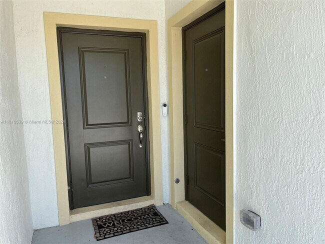 Building Photo - 270 SW Tulip Blvd