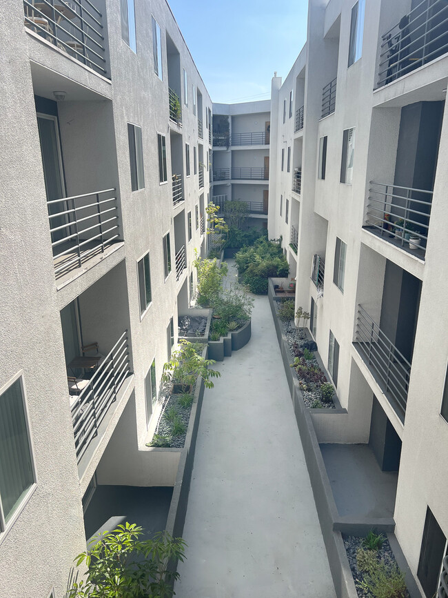 Courtyard - Archview Apartments
