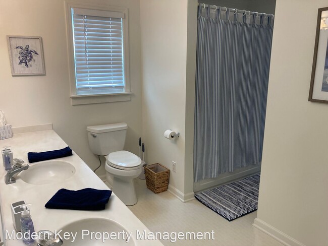 Foto del edificio - 6 br, 4 bath House - 2108 Ion Ave