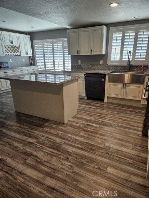 Building Photo - 2085 Dove Ct