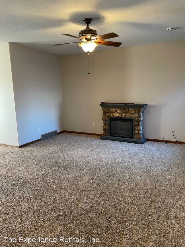 Building Photo - 2 br, 2.5 bath House - 6810 S Tomar Rd