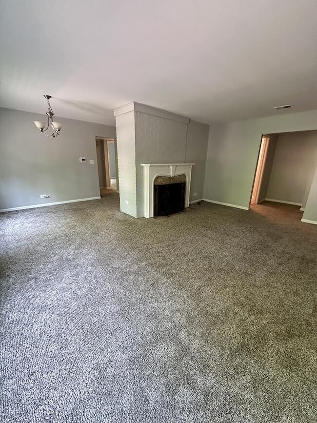 Building Photo - 1499 Shermer Rd