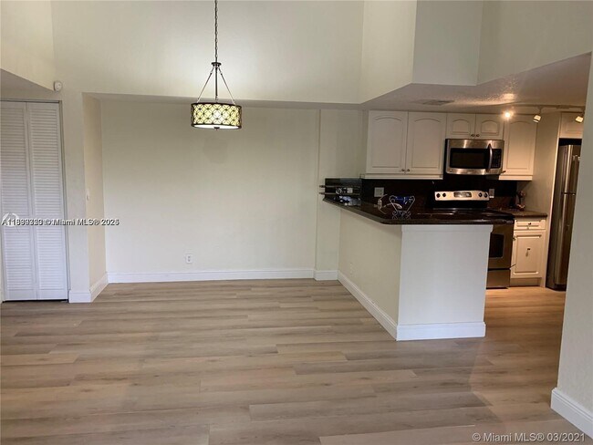 Foto del edificio - 10781 Cleary Blvd