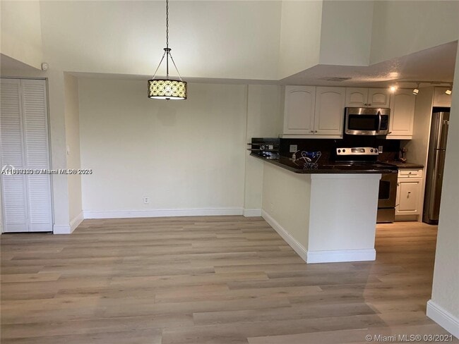 Building Photo - 10781 Cleary Blvd