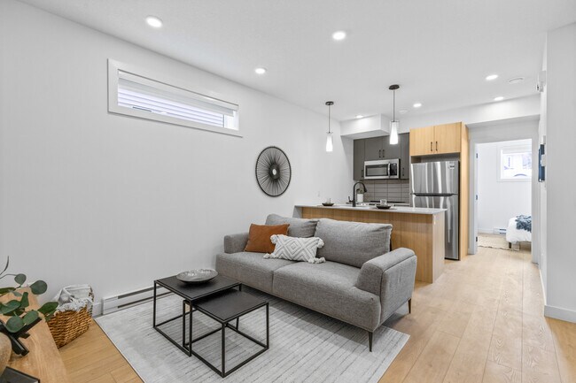 Photo du bâtiment - 9807-9153 153 St NW