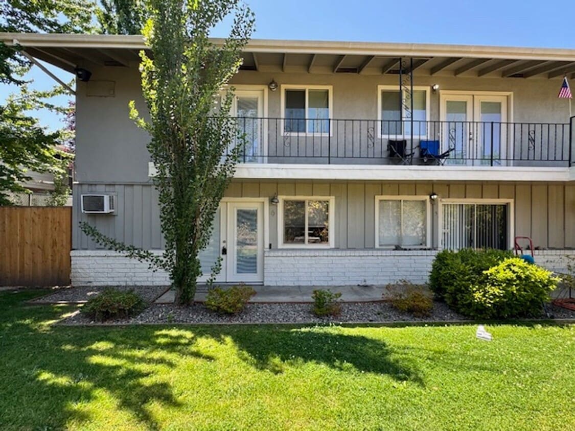 Primary Photo - 632 Berrydale Ave