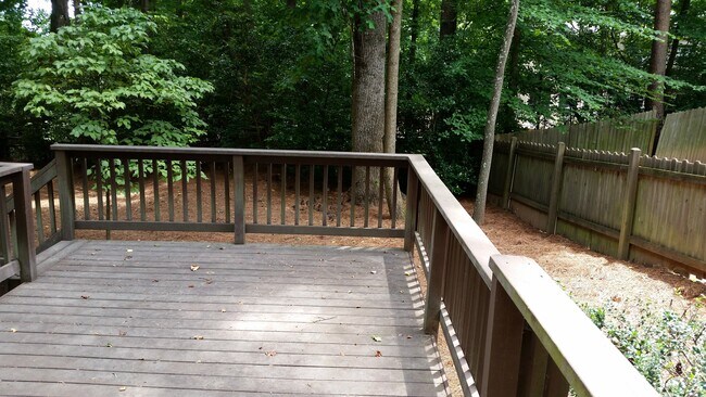 Foto del edificio - 4619 Country Woods Ln