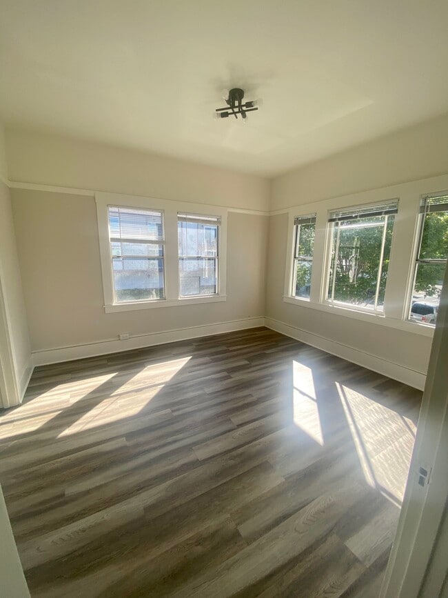 Master Bedroom - 323 E 15th St