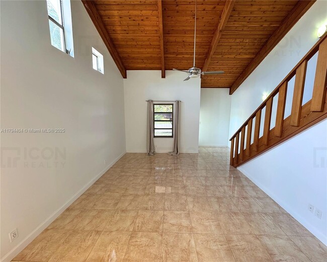 Foto del edificio - 1515 NE 24th St
