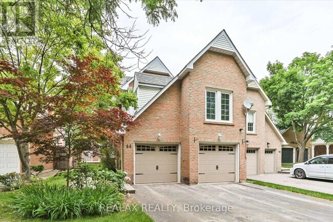 Building Photo - 44 Greencroft Crescent