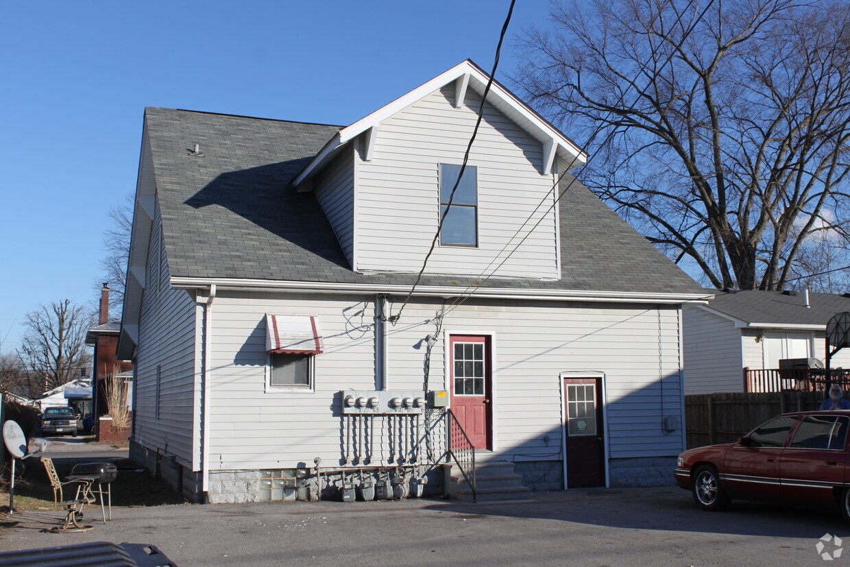 Foto del edificio - 305 Bowman Ave
