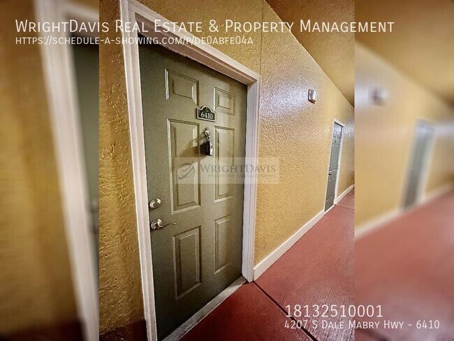 Building Photo - Luxury Top-Floor 1/1 Condo in the Heart of...
