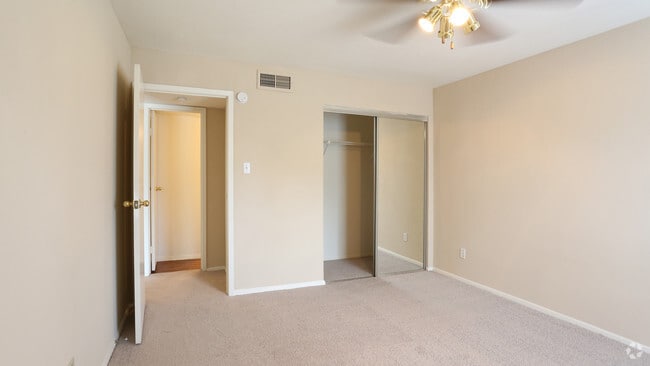 Interior Photo - Brandon Oaks Apartments