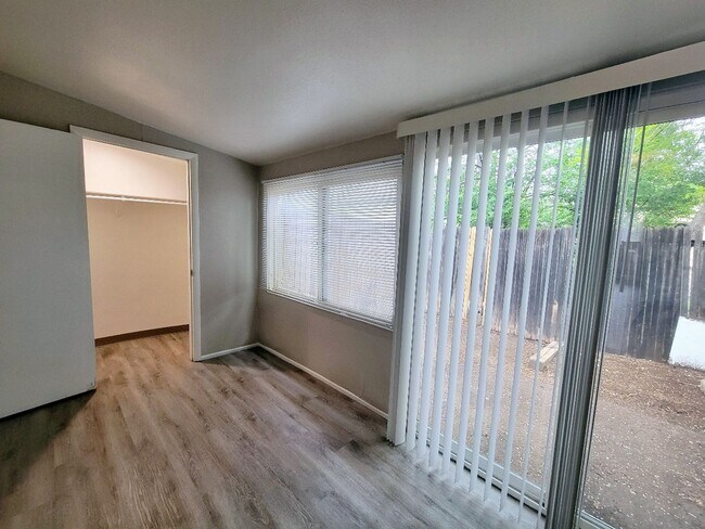 Building Photo - 1624 S Cascade Ave