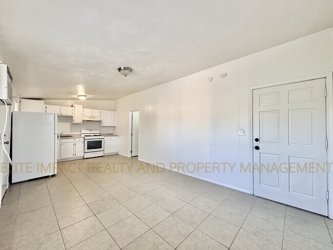 Foto del edificio - 2460 N Treat Ave