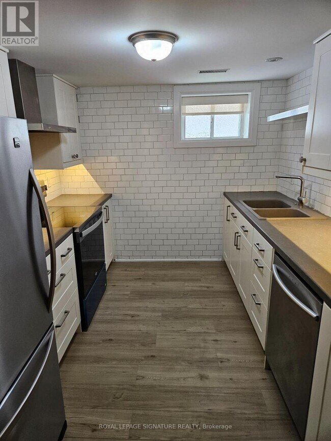 Building Photo - 159 Jeffcoat Dr