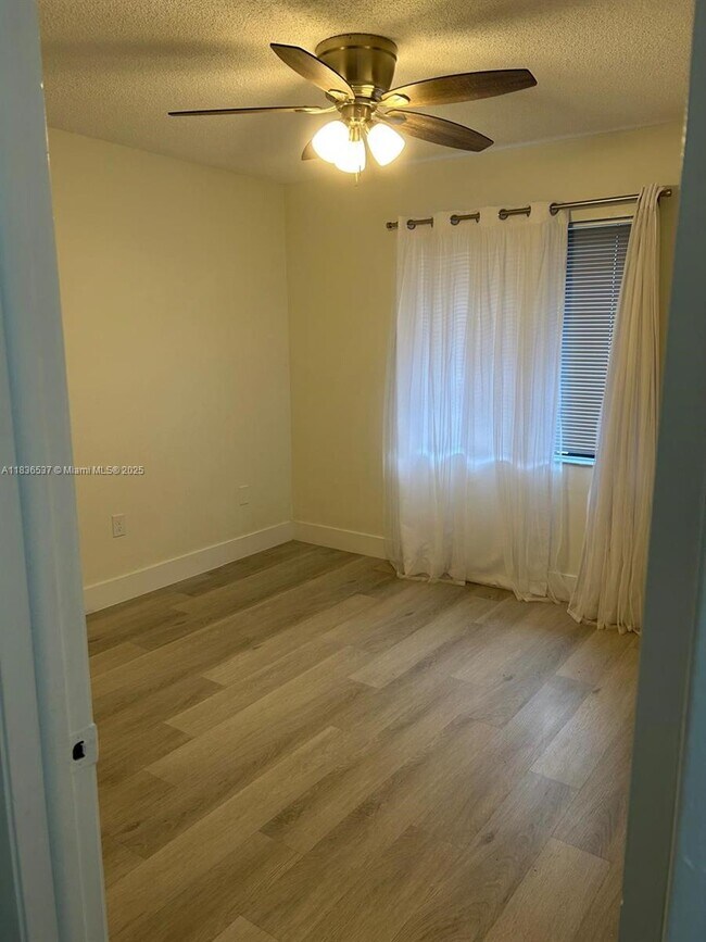 Foto del edificio - 9630 SW 152nd Ave