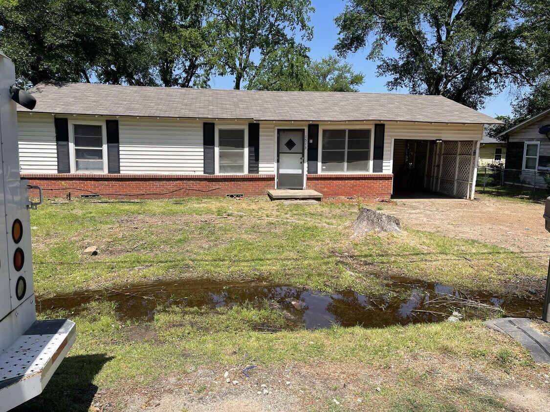 Primary Photo - 1513 Stacey St