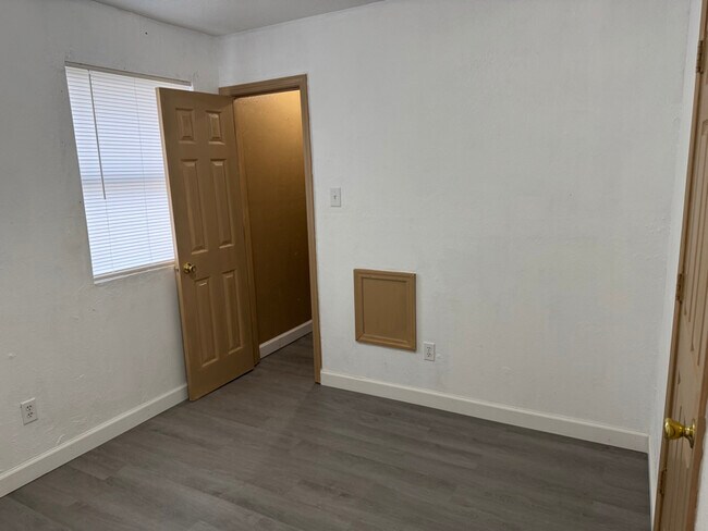 Foto del edificio - 15090 Hwy 165