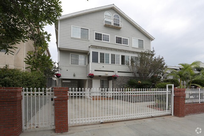 Building Photo - 416 N Oxford Ave