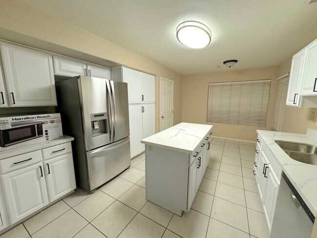 Foto del edificio - 12770 N 89th St