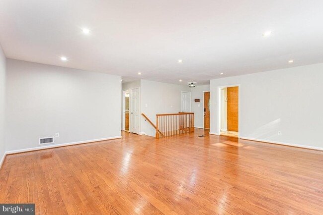 Foto del edificio - 8411 Derby Ct