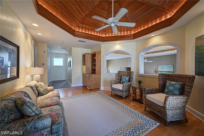 Foto del edificio - 235 Barefoot Beach Blvd