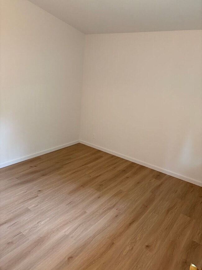 Foto del edificio - Capitola, 1bd. 1ba. single level apartment in great location near Capitola Village.