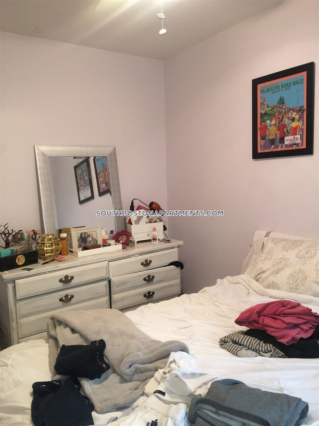 Building Photo - 580 E Broadway