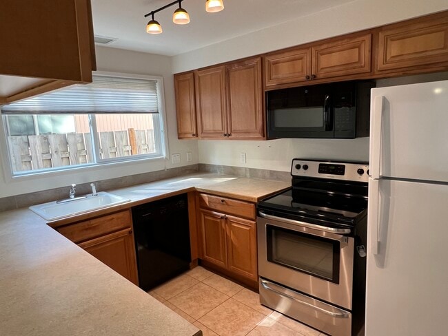 Kitchen - 2778 Robinwood Way