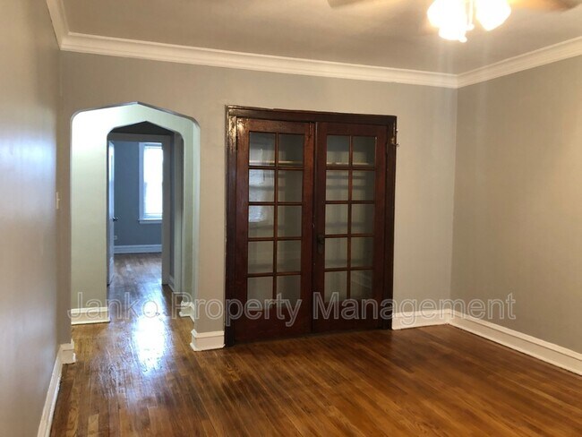 Foto del edificio - 2909 W 56th St