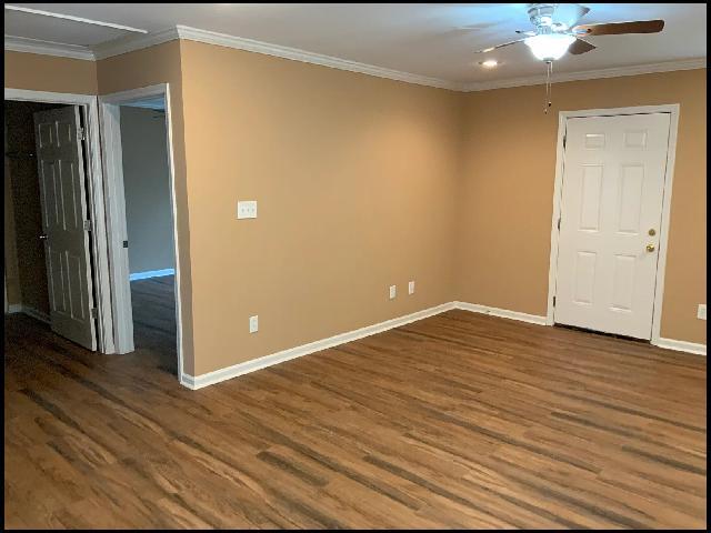 Foto del edificio - 6455 Lilac Dr