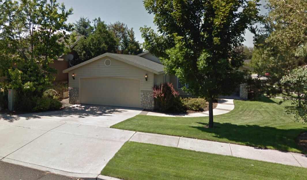 Primary Photo - Eastside 3 Bdrm, 2 Bath House, All Applian...