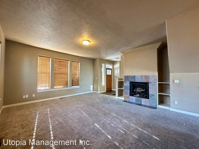 Foto del edificio - 3 br, 2 bath House - 4235 SW Rhyolite Place