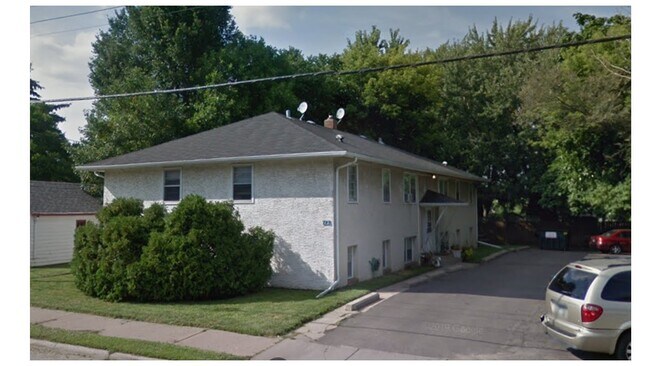 Building Photo - 183 Annapolis St W