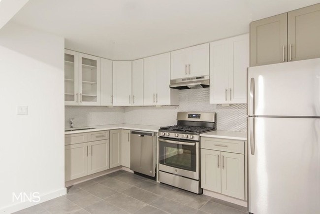 Building Photo - 1200 Saint Johns Place