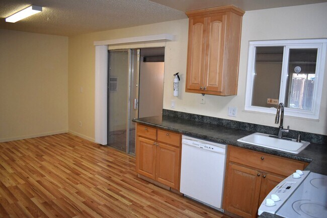 Building Photo - 2042 Eagle Way