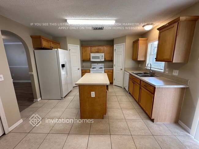 Building Photo - 4725 Willamette Cir