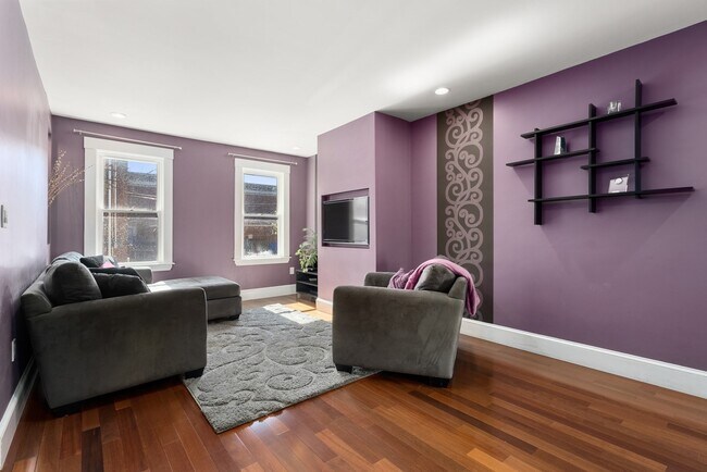 Building Photo - 22 Eden St