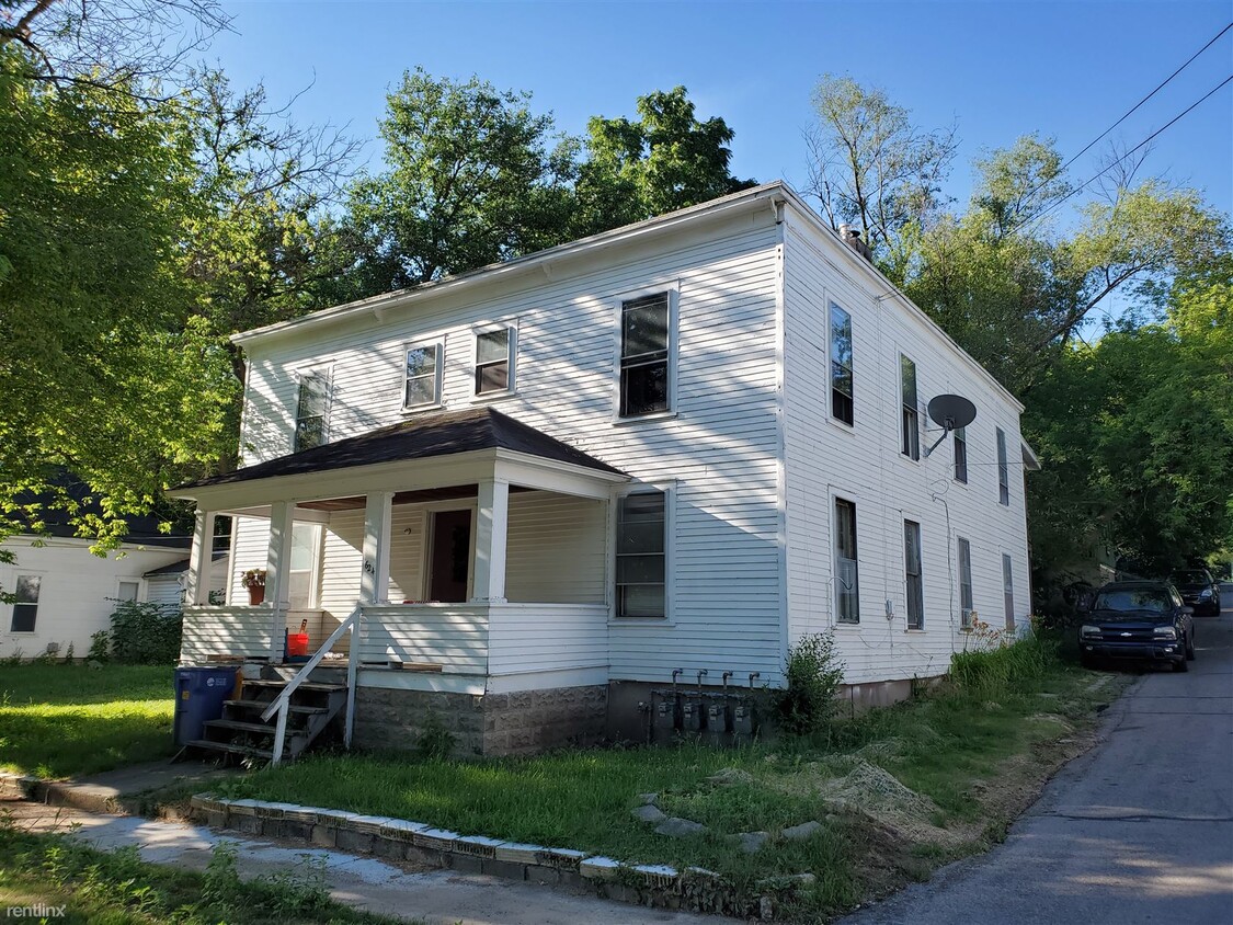 Primary Photo - 1 br, 1 bath 4plex - 624 Lamberton St NE