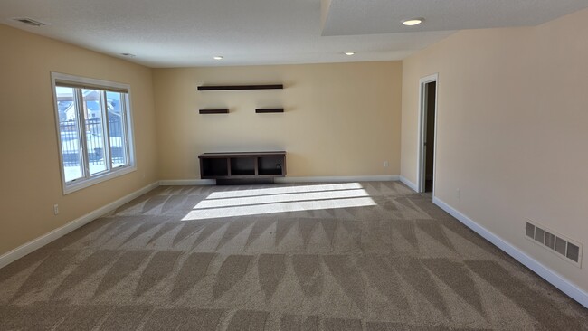 Lower Level Living Area - 1317 NE 51st St