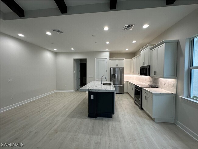 Foto del edificio - 7255 Saona CT