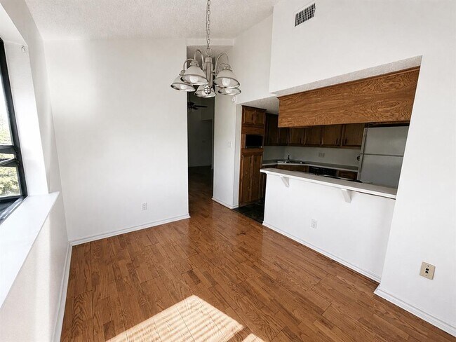 Foto del edificio - 2508 W 12th St