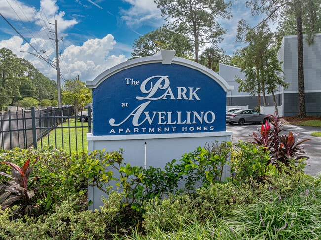 Building Photo - Park at Avellino