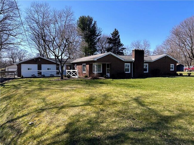 Building Photo - 728 N Pike Rd