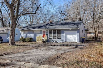 Building Photo - 11420 Manchester Ave