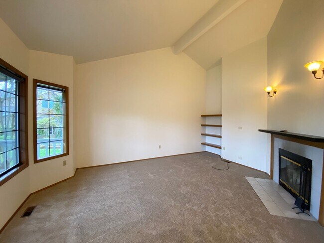 Foto del edificio - Spacious 3 Bedroom Home in Kent East Hill!